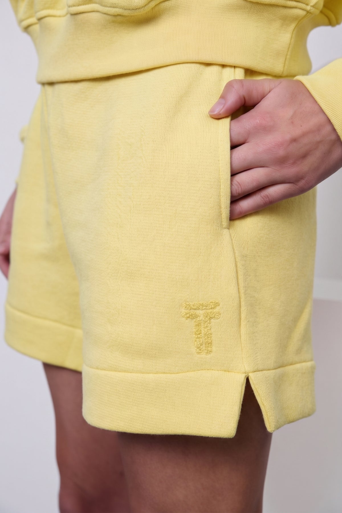 CULT SHORTS Canary